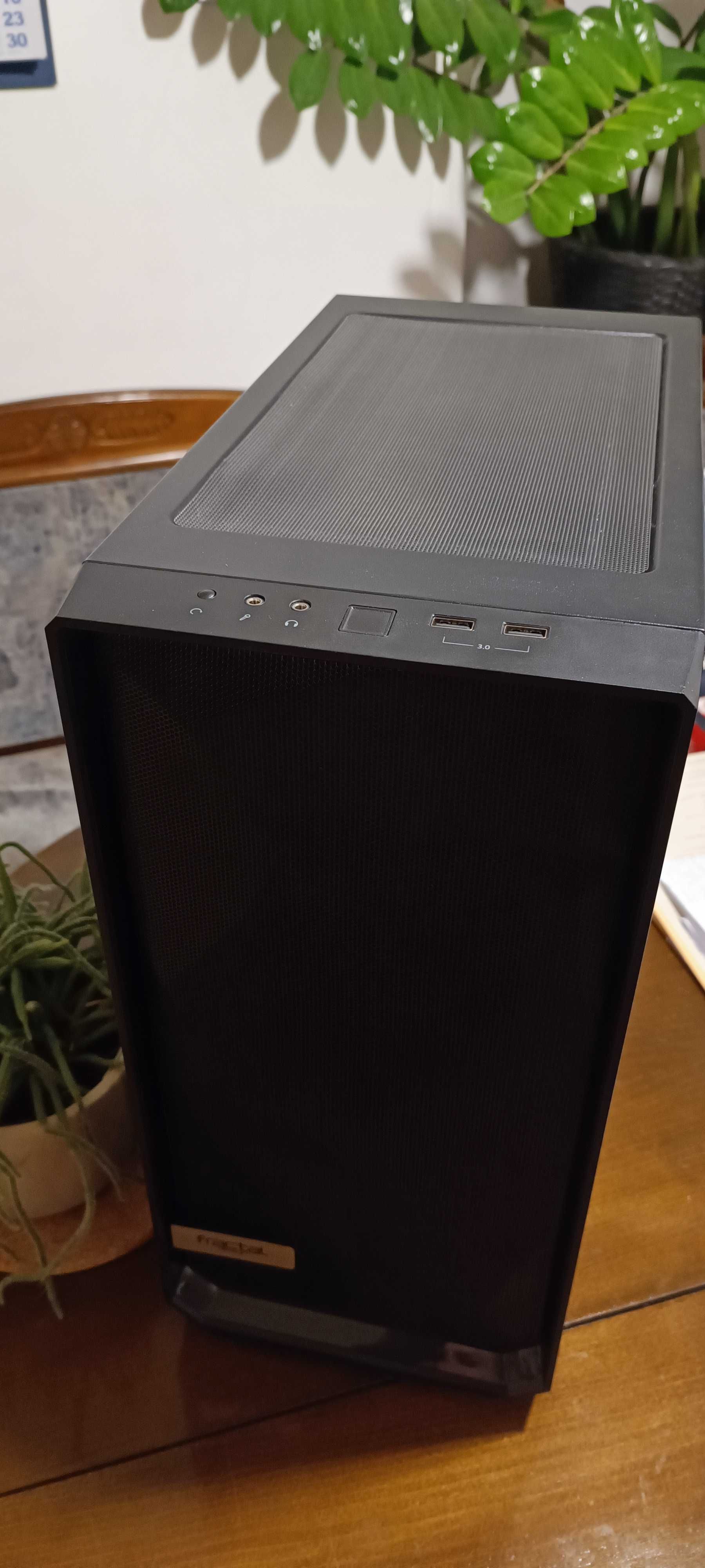 Геймърски Ryzen 5 5600X/Asus RTX 3060 Ti/32Gb рам/SSD+HDD 2tb/Fractal