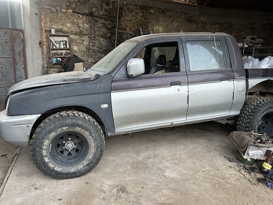 Mitsubishi L200 3.0 177  автомат НА ЧАСТИ
