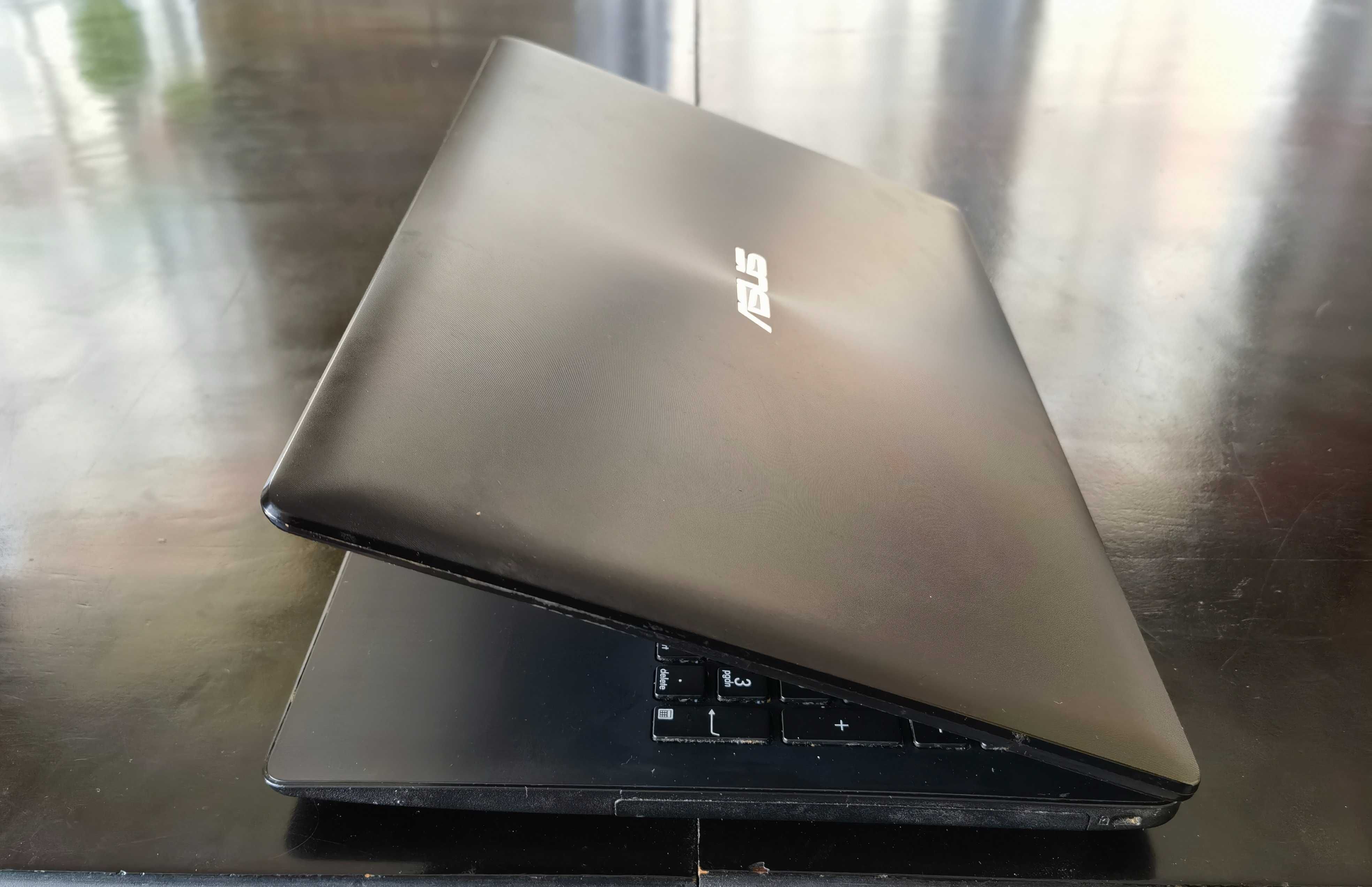 Продавам лаптоп Asus X553m/15.6сКам/2х2.16Ghz/4gb/1000gb/HDMI