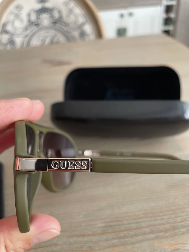 Слънчеви очила GUESS