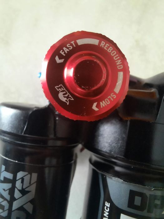 Vând shock fox dpx2 (amortizor)