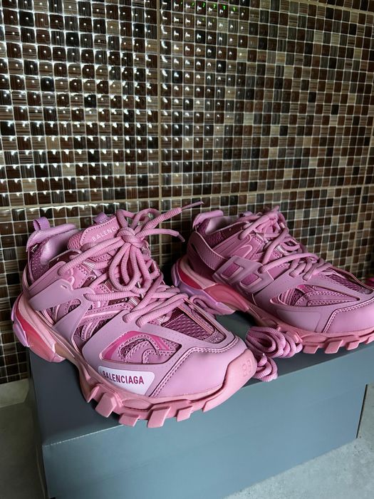 Balenciaga track pink