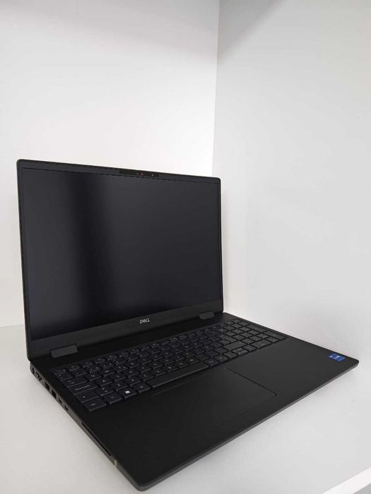 Laptop DELL PRECISION 7680 P114F I7 GEN 13/32 GB RAM