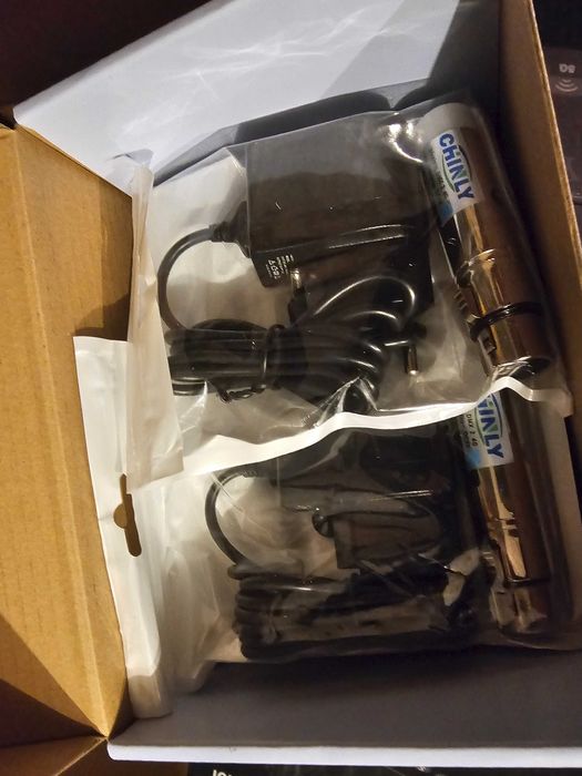 Wireleess DMX 512 System Chinly 6 bucati: 1 transmiter 5 recivere