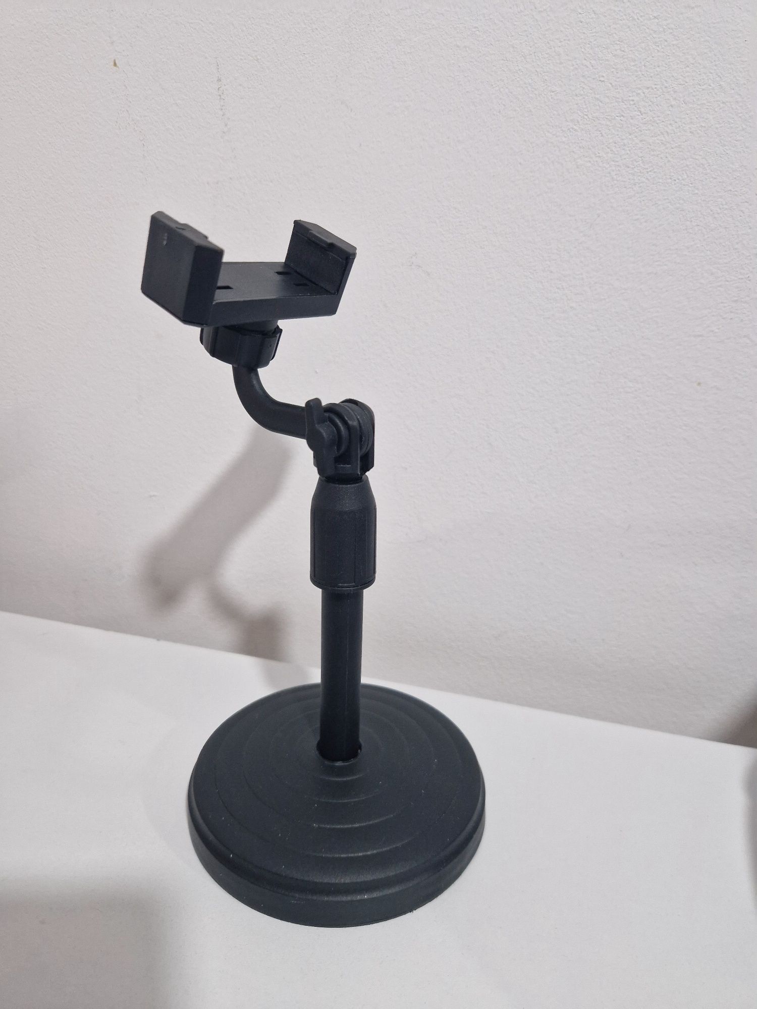 Vând aspirator unghii CUPIO