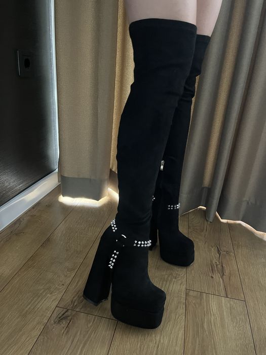 Велурени чизми нови