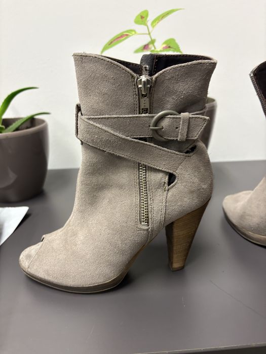 Ghete superbe marimea 37 piele naturala