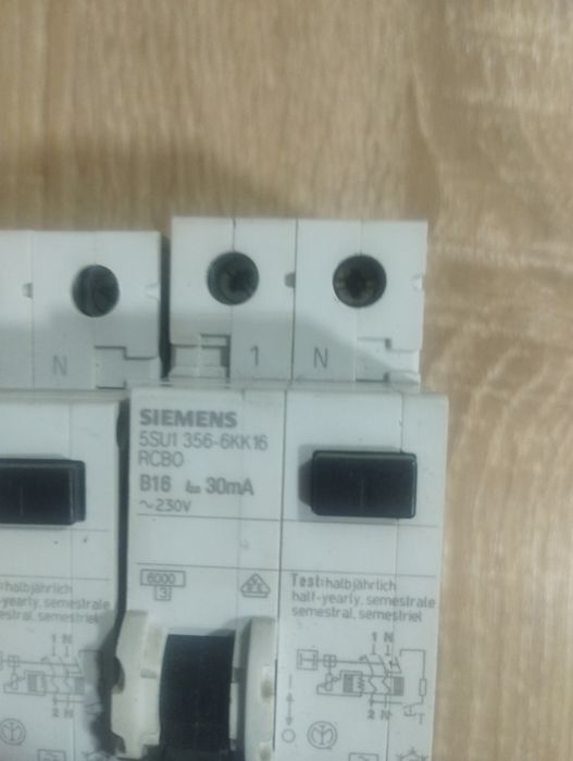 Vând diferențial RCBO Siemens B16 tip A 30mA
