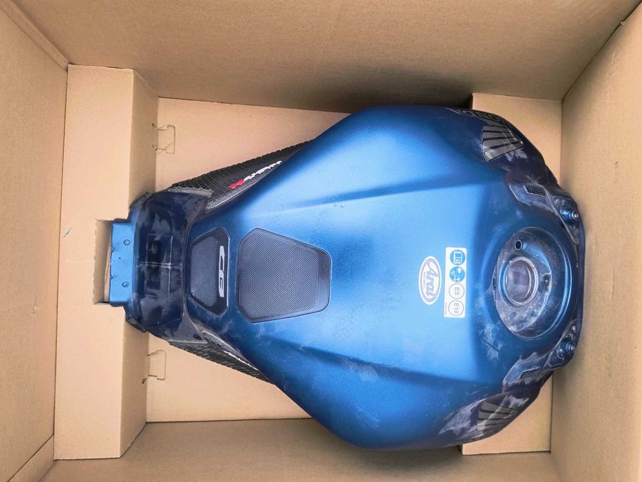 Rezervor Honda Cb650R model 2019-2022 + Ghidon (original)