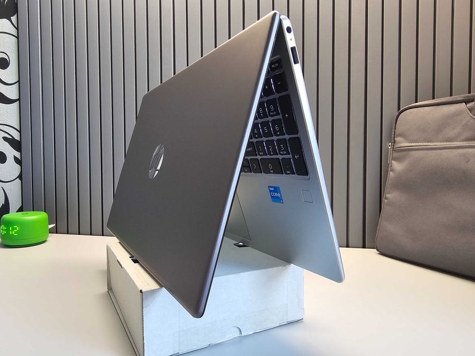 ПРОДАМ HP 250/G10 Мощный Ноутбук Core™ i3-1315U/8GB/512SSD/15.6"FullHD