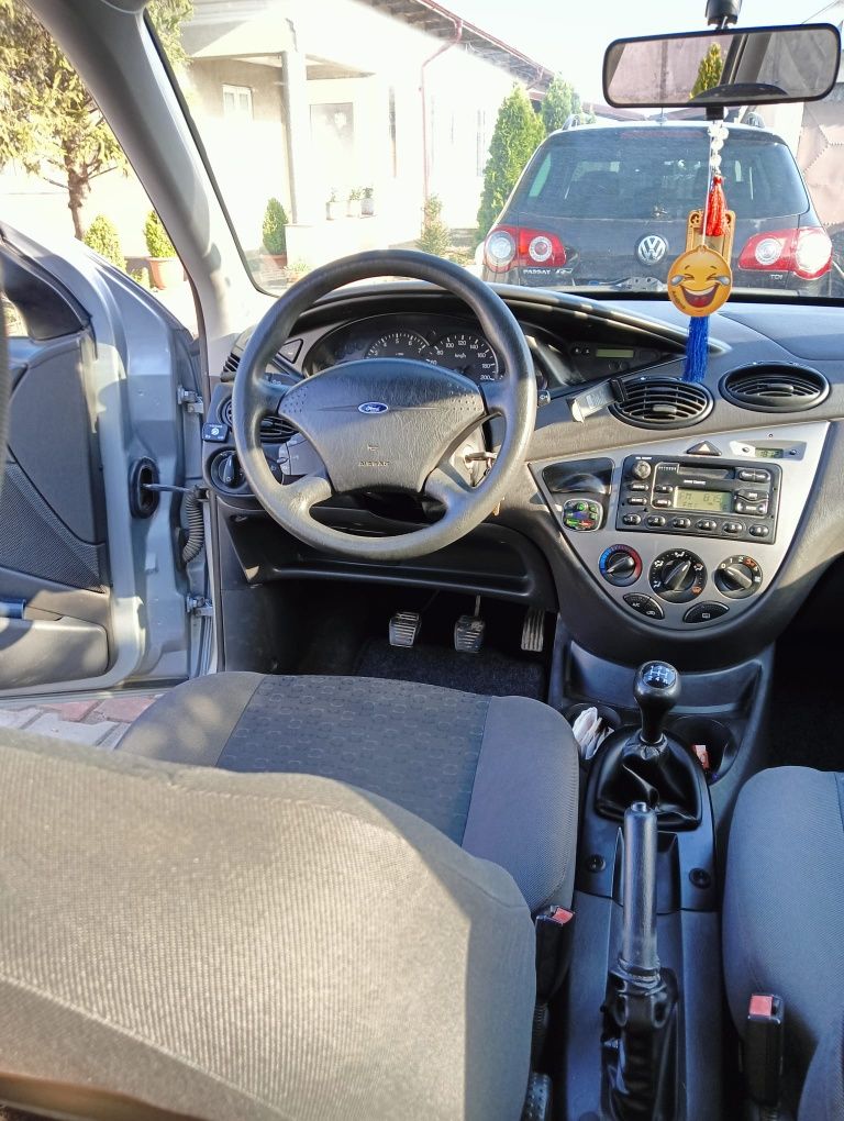 Vând Ford Focus 1.6 benzină+gpl