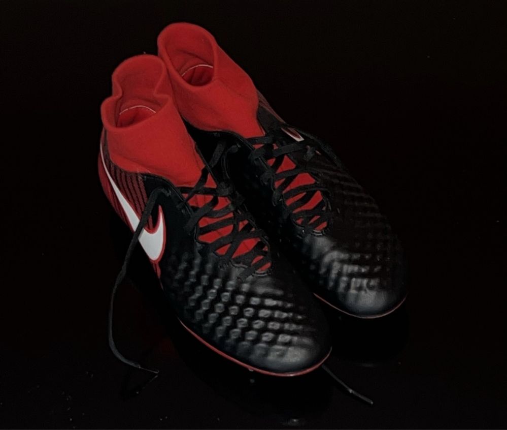 Бутонки Nike Magista