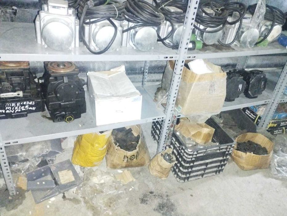 Запасные части Komatsu Bomag Caterpillar Wirtgen Putzmeister Vögel