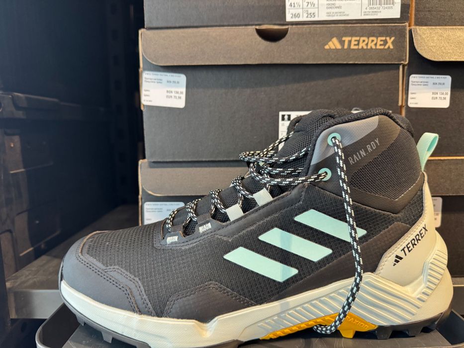 Adidas Terrex нови оригинални боти маратонки