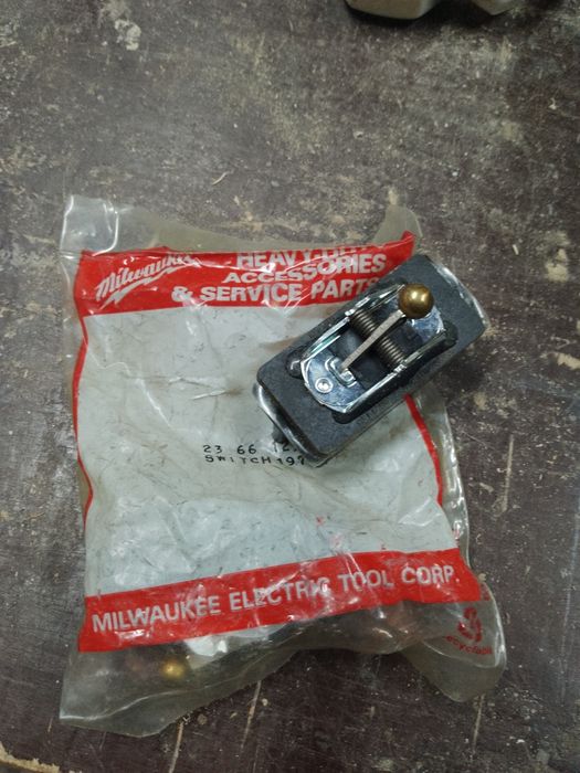 Краен прекъсвач milwaukee