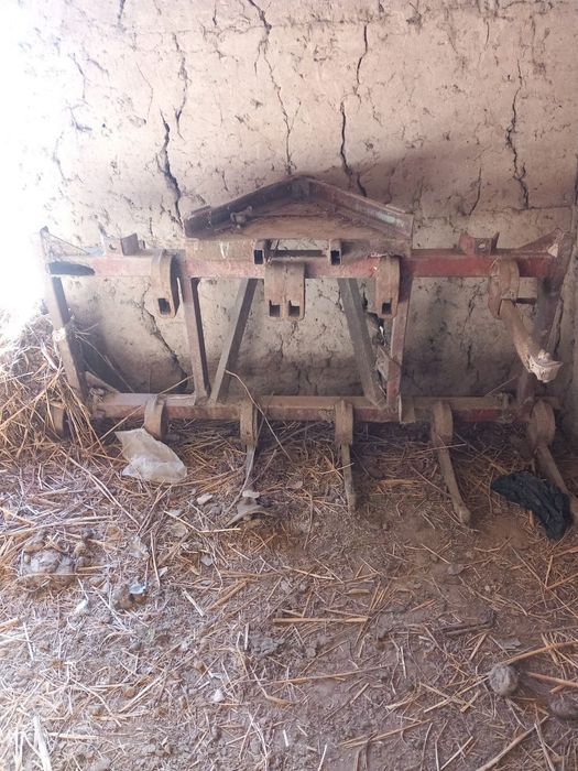 Мтз 80 трактори сотилади зудлик билан сотилади