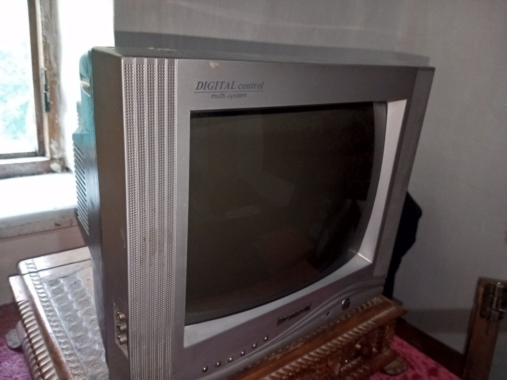 Продам телевизор