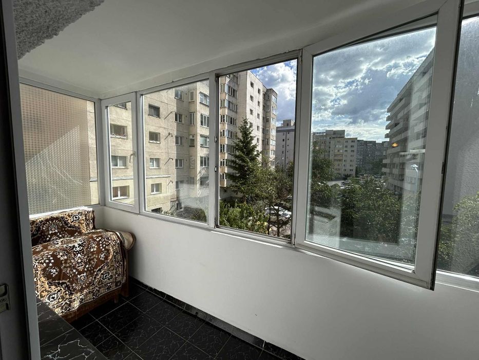 Închiriez garsoniera decomandata