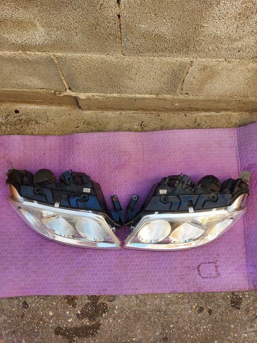 Продавам фарове от passat b5- 2001 година
