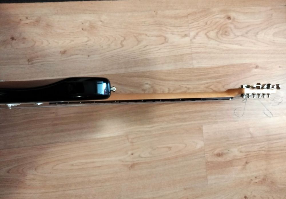 Електрическа китара Stagg-екранирана с медно фолио