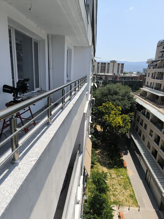 Изработка и монтаж на алуминиева парапети