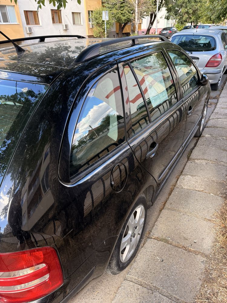 Продавам Skoda Fabia