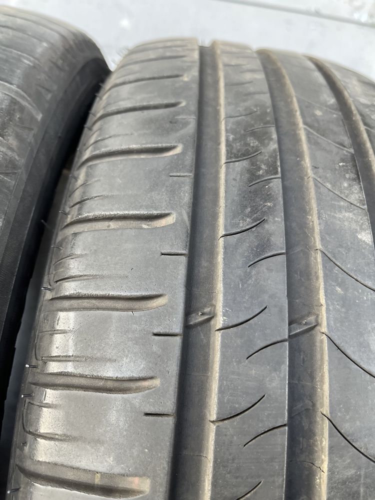 2 бр. летни гуми 205/60/16 Michelin 5 mm DOT 0415