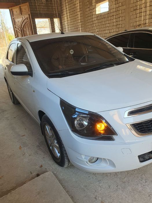 Mashina 2023 yil 117  000 ming yurgan halol prabegi 4 yangi bolon yang