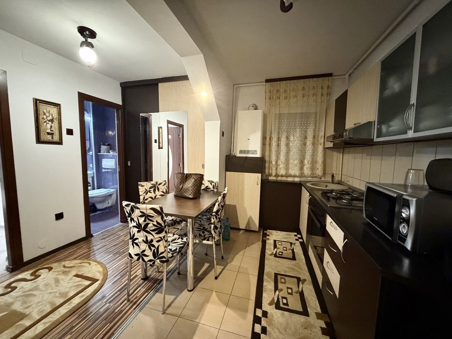 Inchiriez apartament 2 camere Deva zona centrala