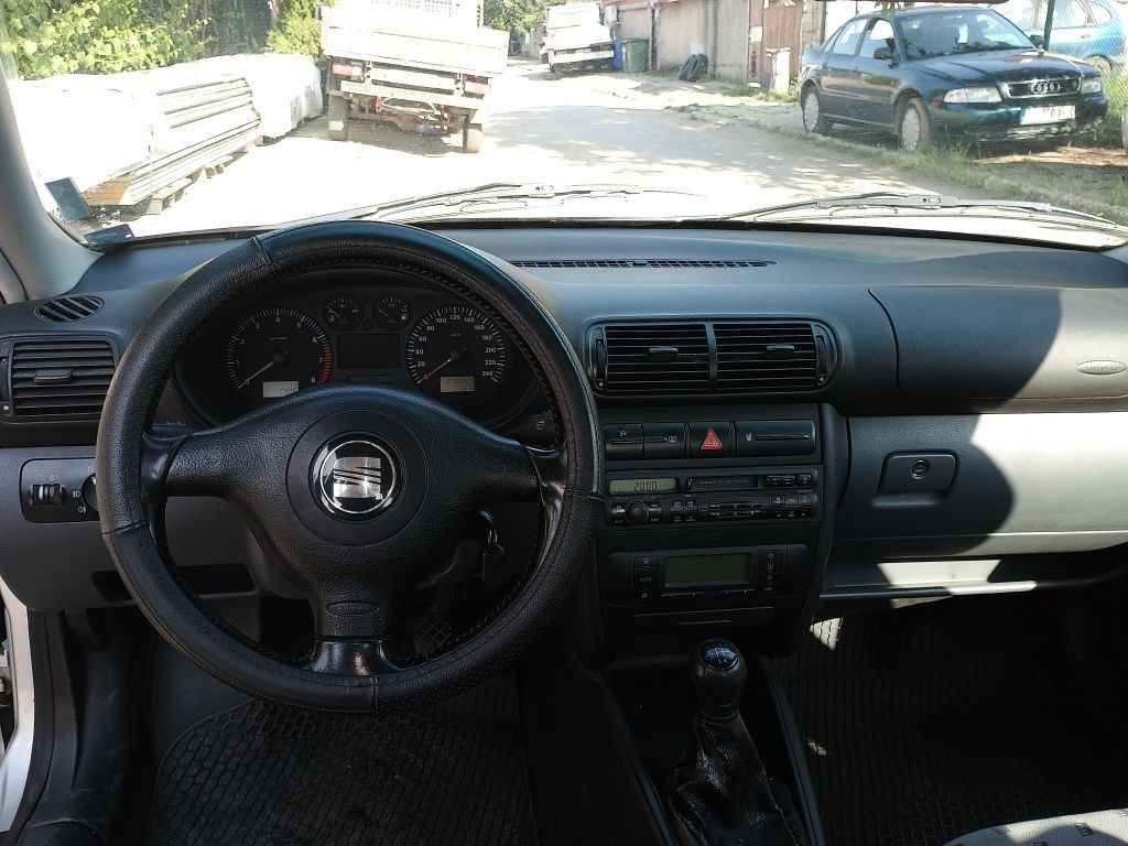 SEAT TOLEDO 1,6 бензин