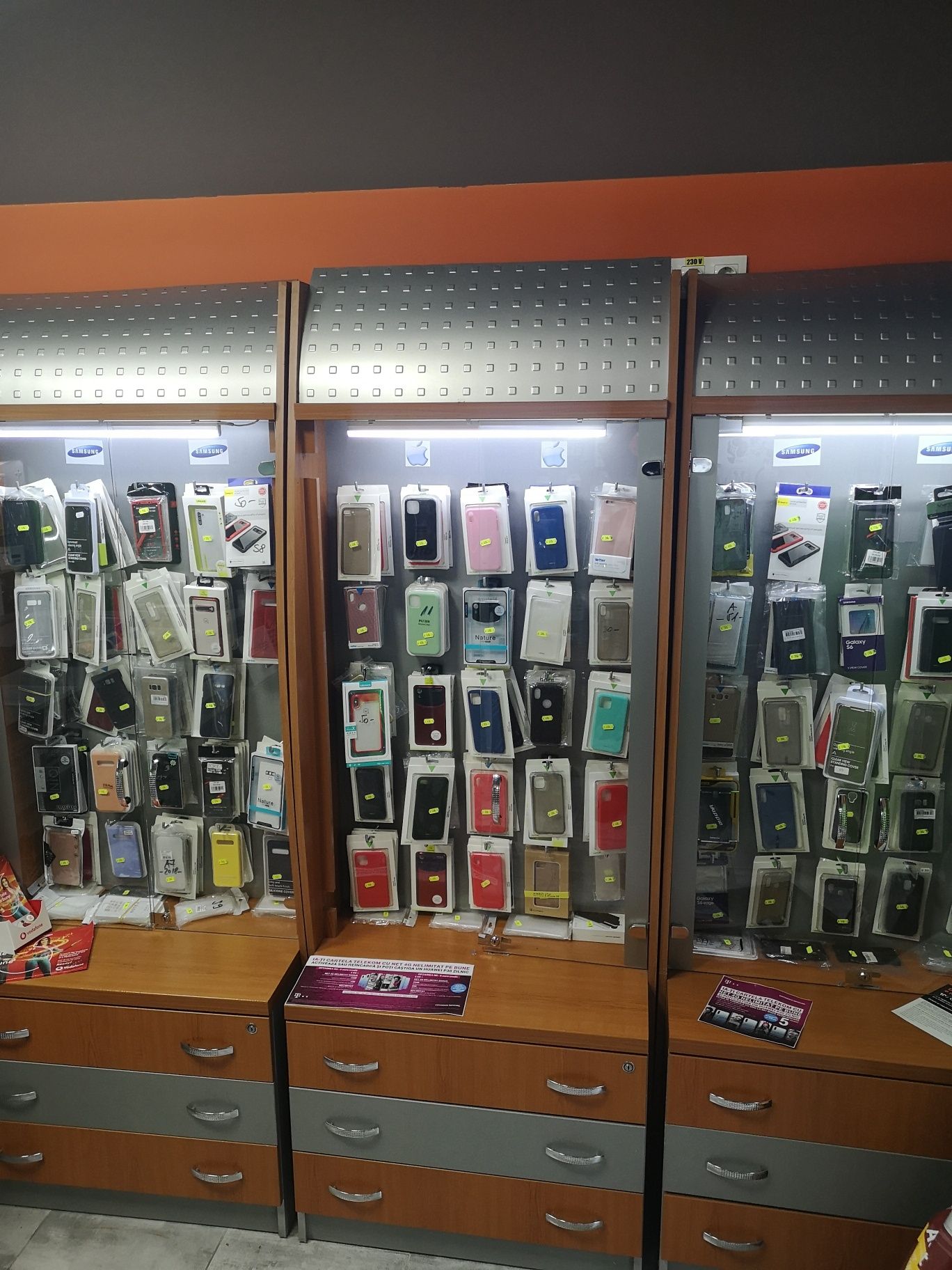 Service telefoane gsm,vanzari accesorii,folii protectie, etc