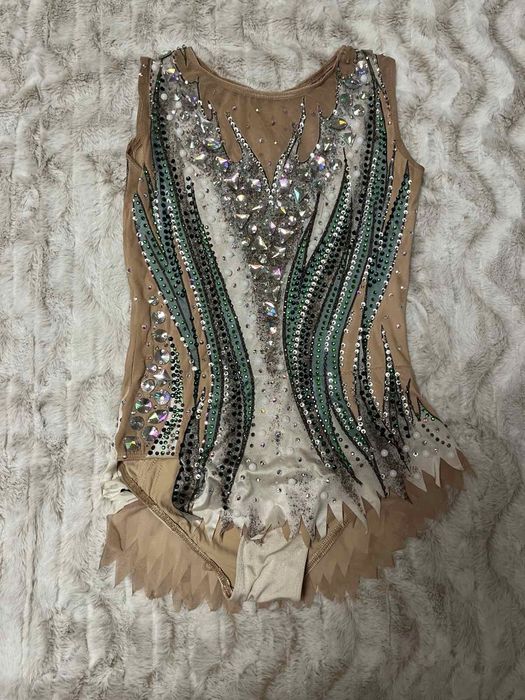 Трико за художествена удожествена гимнастика