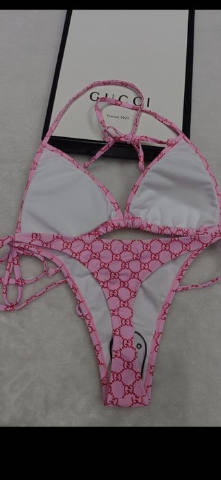 Costum de baie Gucci, model 2026, chilot tang, 2 modelea