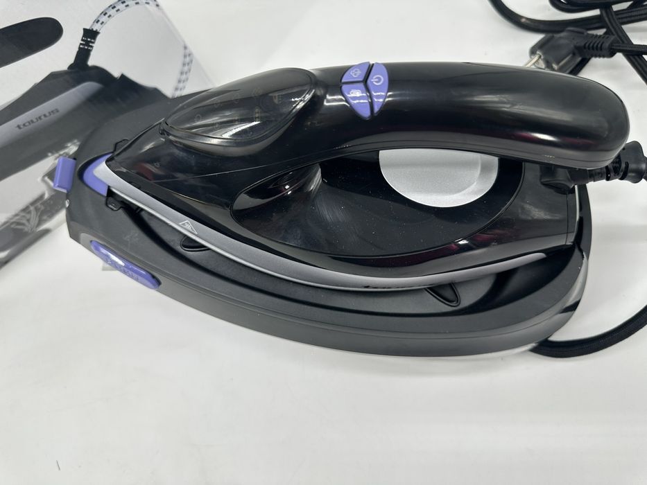 Чисто нова ютия парогенератор TAURUS 2800w