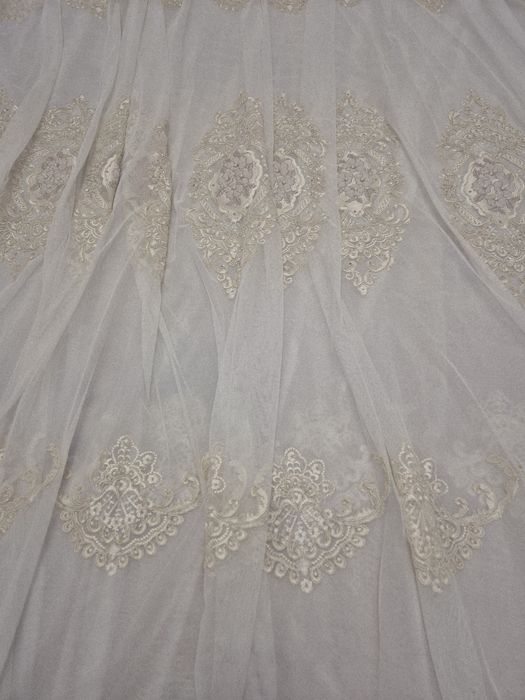 Продаётся тюль 11 метров. В отличном состоянии. Хорошего качества.