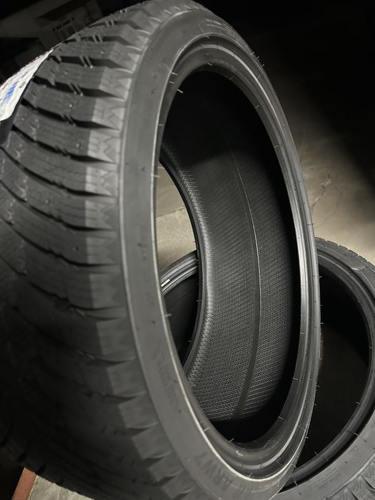 Зимен Спорт Пакет ARIVO 275/35R22 315/30R22 НОВ DOT 2753522  3153022