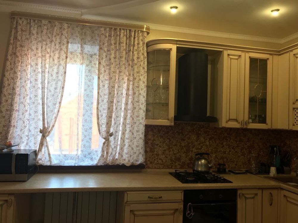 Продается мансардный дом, полностю меблировпнный.