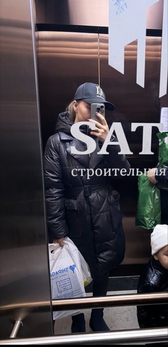 Продам зимнюю куртку в идеальном состоянии.