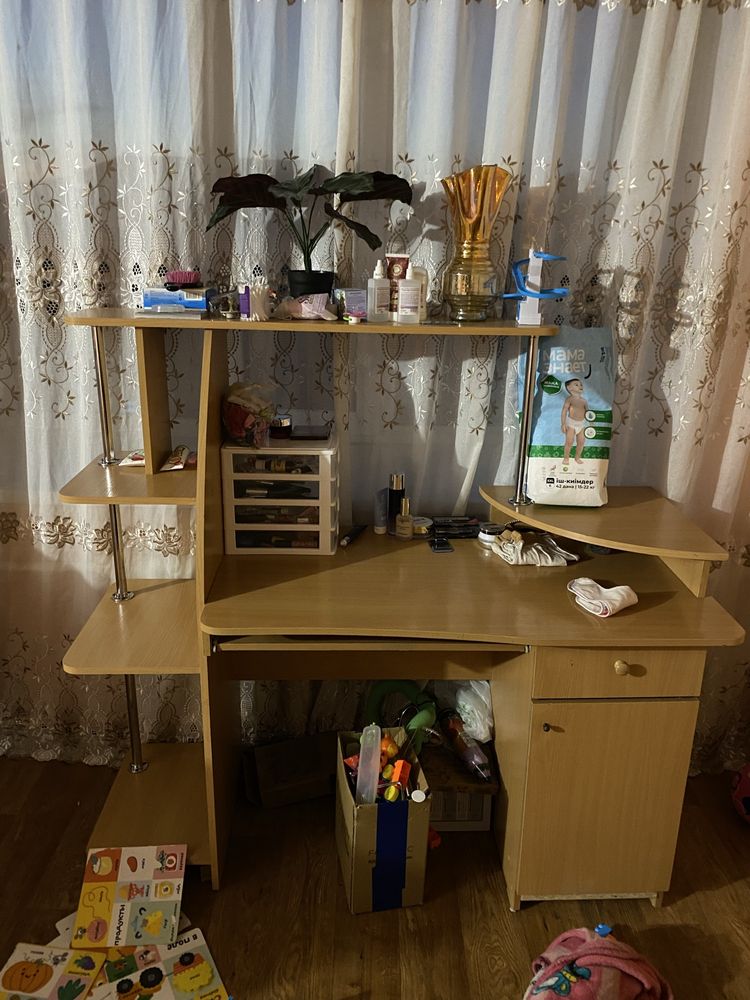 Стол компьютерный