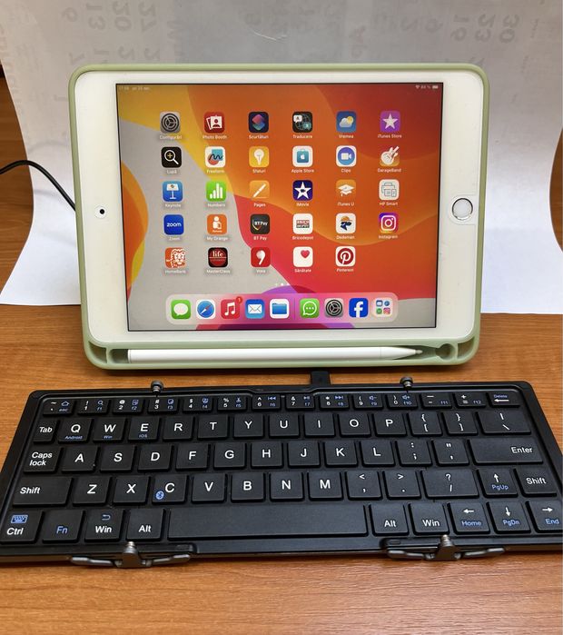 Pachet iPad mini 5, 64GB, Wi-Fi, Silver, Stare Excelenta