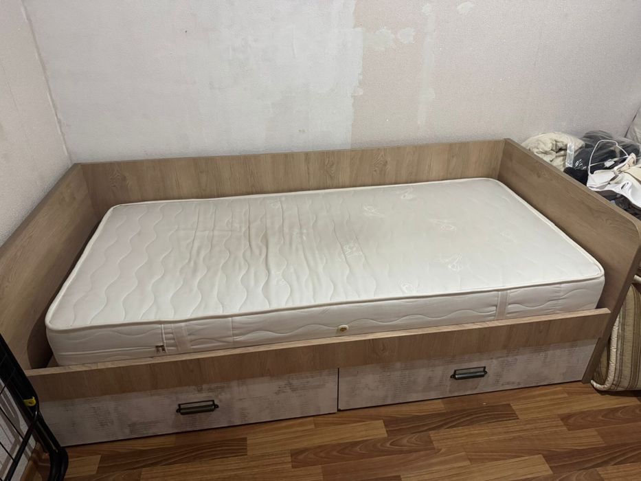 Кровать односпальный