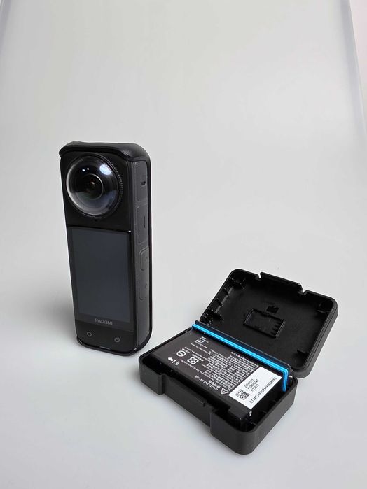 Camera Insta360 X4