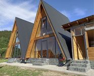 Vand cabane din lemn rustic la comanda