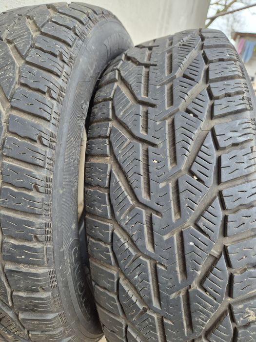 Cauciucuri iarna 215/60/16