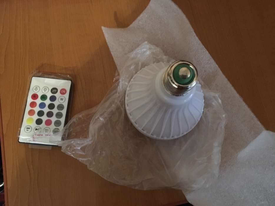 Bec cu led,bluetooth si telecomanda