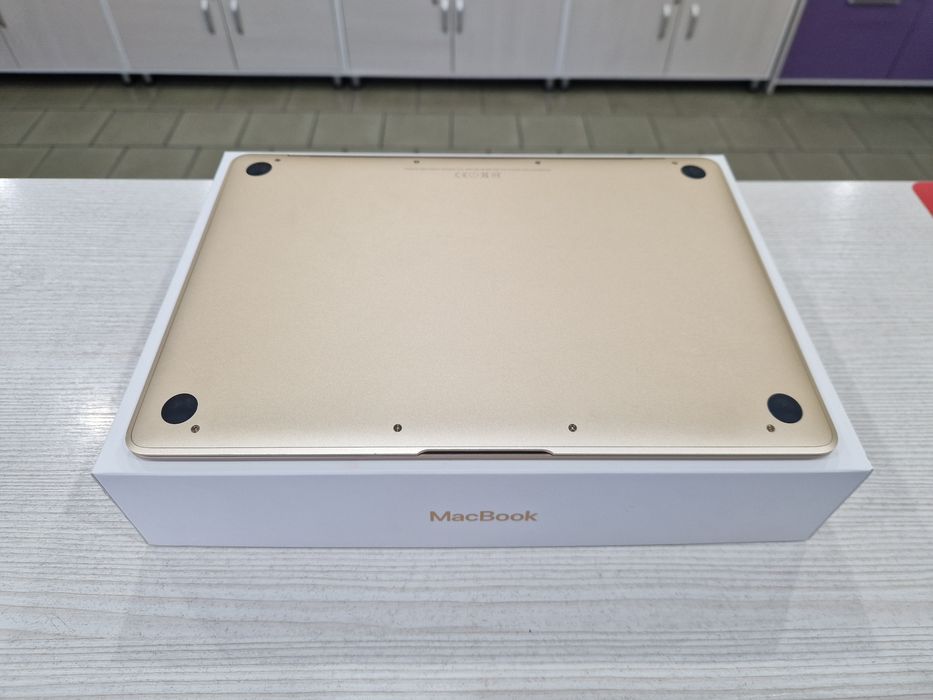 Apple MacBook Air 12 (Core M3, 8 Gb DDR4, 256 Gb SSD)