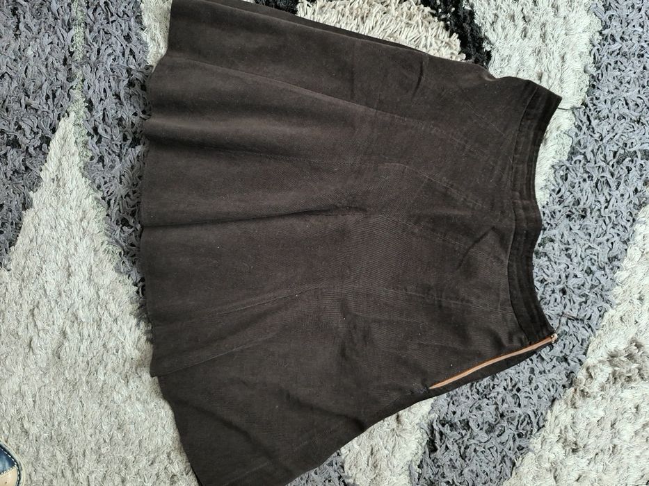 Fustă până la genunchi maro