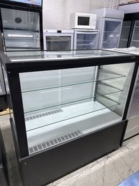 Кондитерский холодильник•под десерты