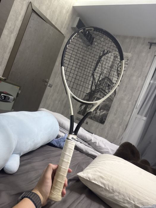 Теннисная ракетка