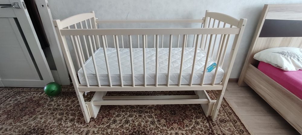 Детская кровать с матрасом